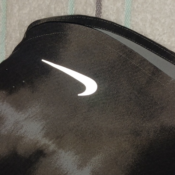 NIKE RUNNING SHORTS - Picture 2 of 8
